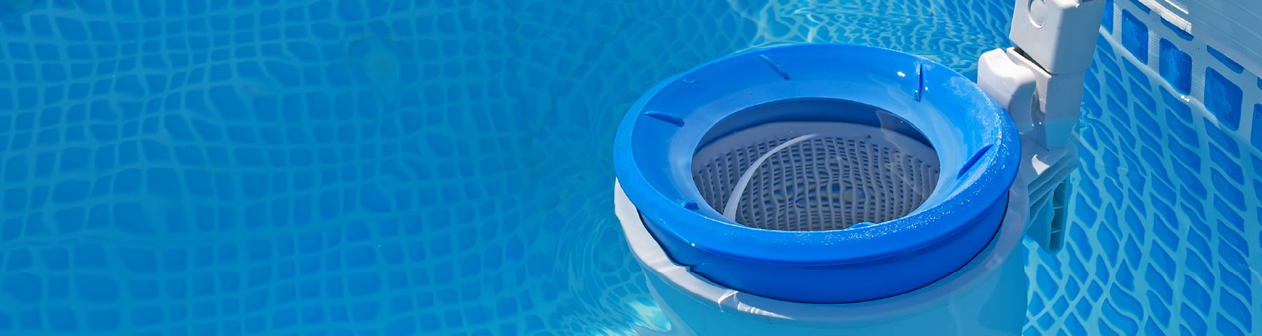 A Clear Pool Cleaning Filter